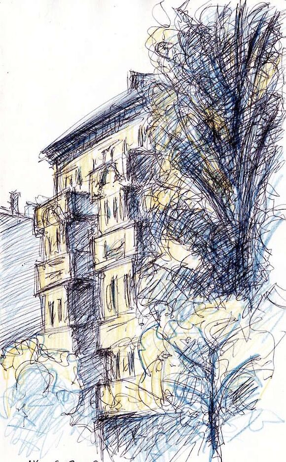 Fassade und Baum, Schreinerstraße